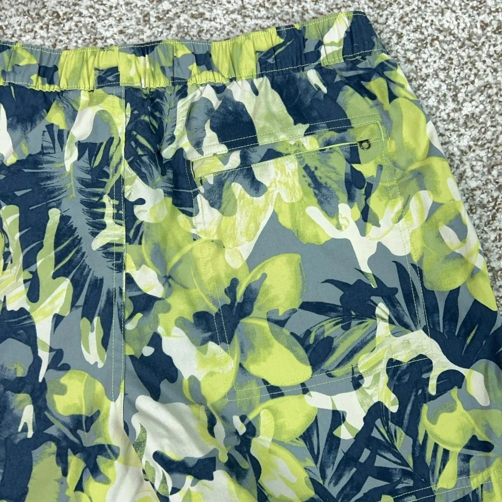 The North Face Swim Shorts Mens Medium Green Camo Unlined Drawstring Beach